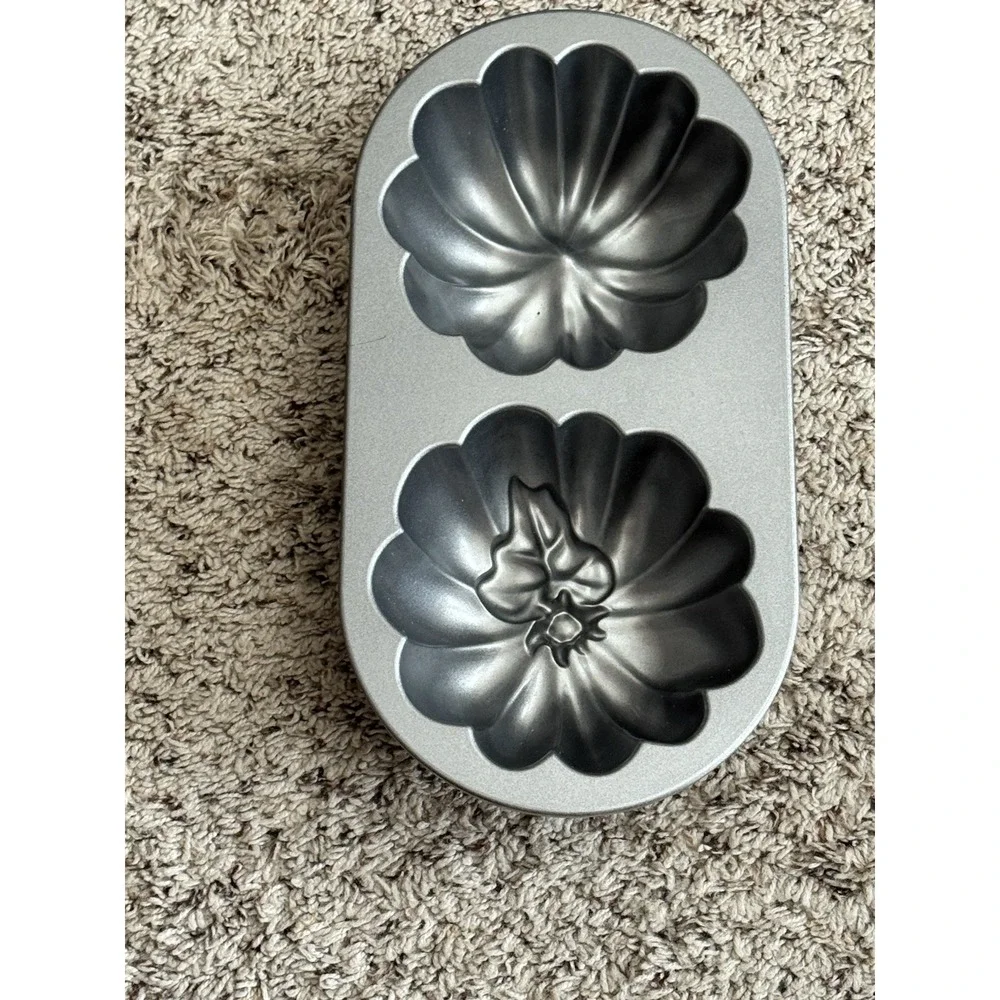 Nordic Ware Baby 3-D Pumpkin Mold Bundt Cake Pan 5 Cup #2